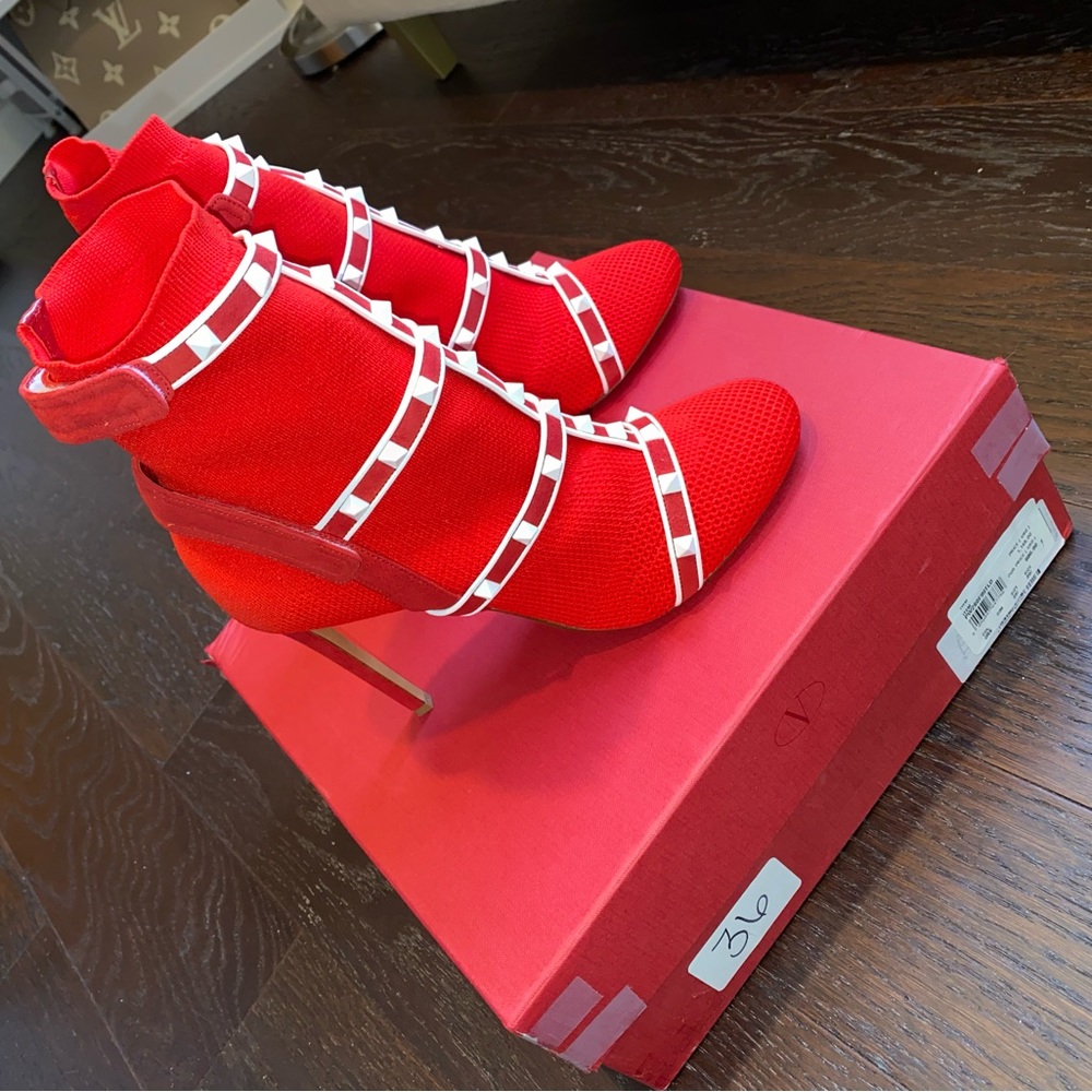 Valentino Rockstud boots brand new